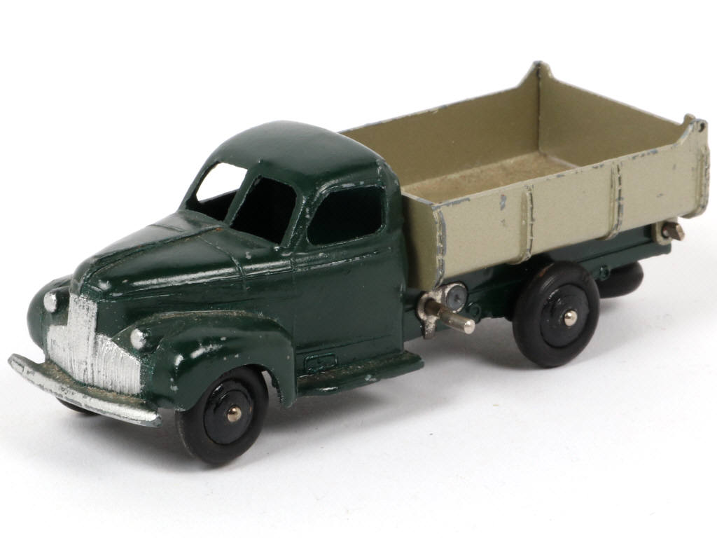 Lot 314 - DINKY TOYS (FRANCE) (1)