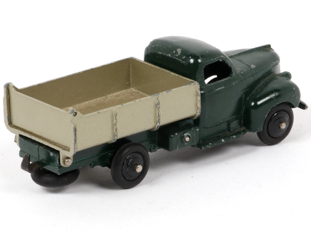 Lot 314 - DINKY TOYS (FRANCE) (1)