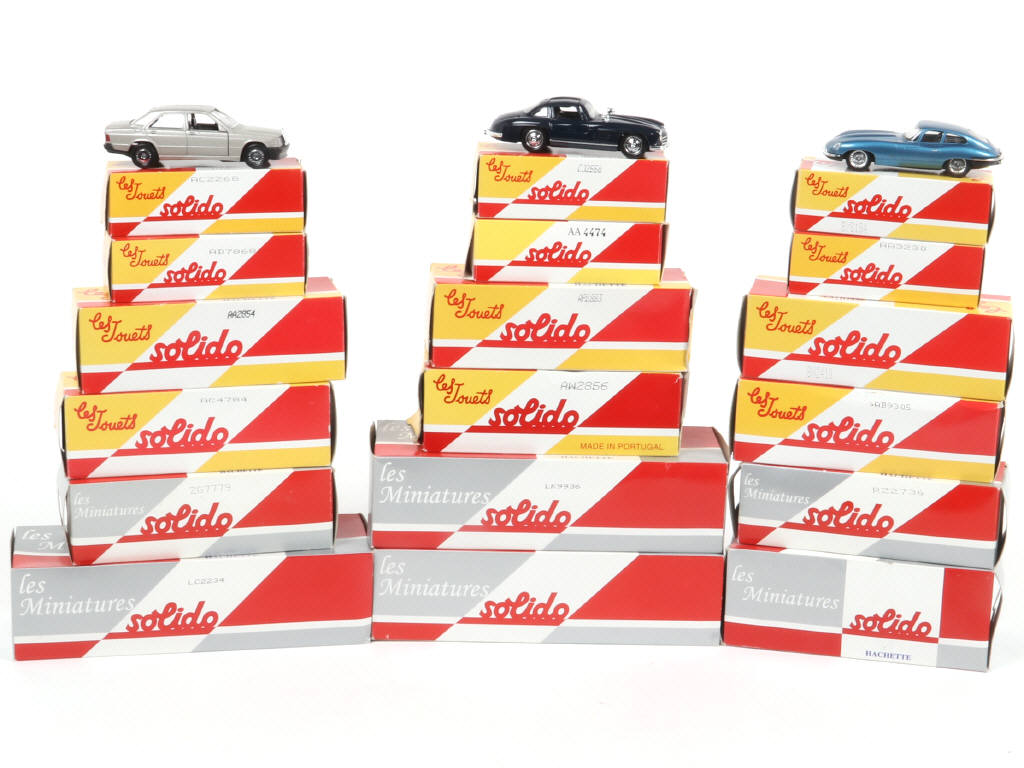 Lot 102 - EDITIONS HACHETTE (FRANCE) (18)