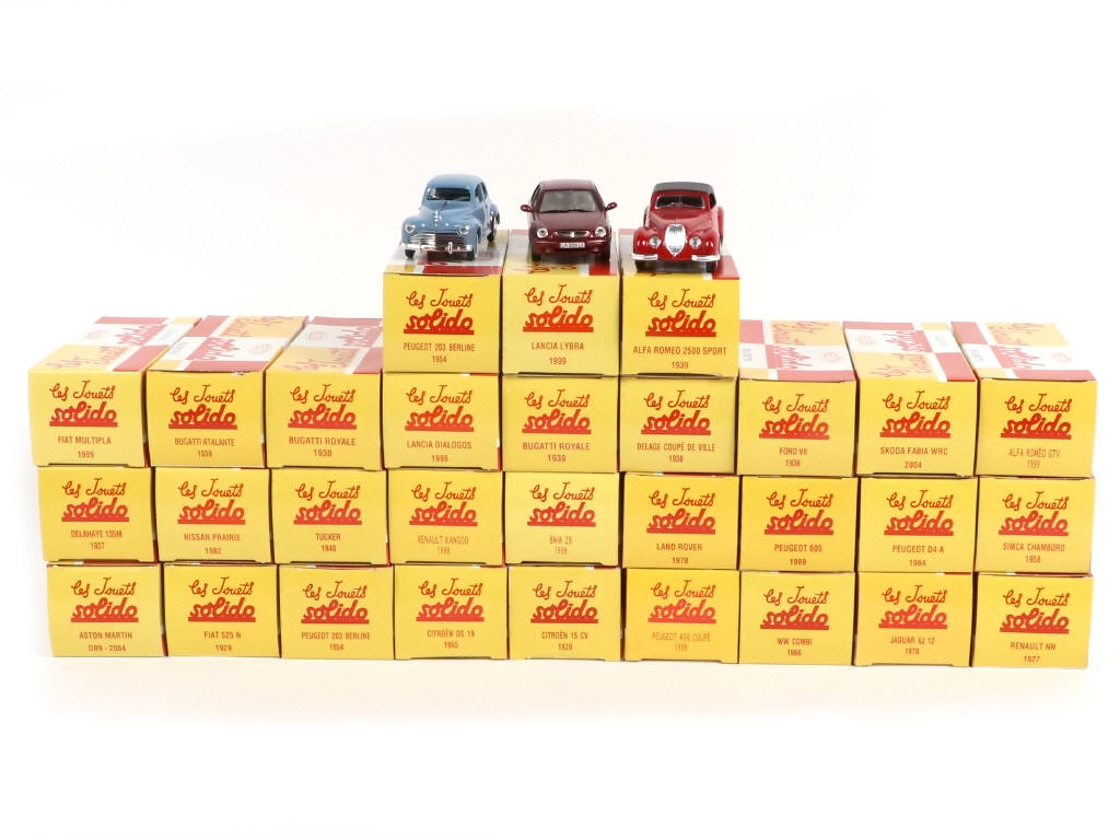 Lot 116 - EDITIONS HACHETTE (FRANCE) (30)