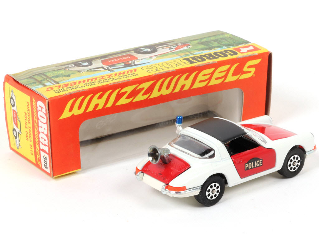 Lot 100 - CORGI TOYS (GB) (1)