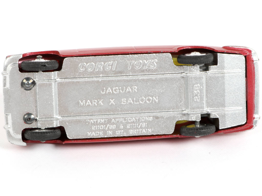 Lot 92 - CORGI TOYS (GB) (1)