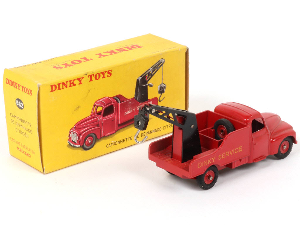 Lot 61 - DINKY TOYS (FRANCE) (1)