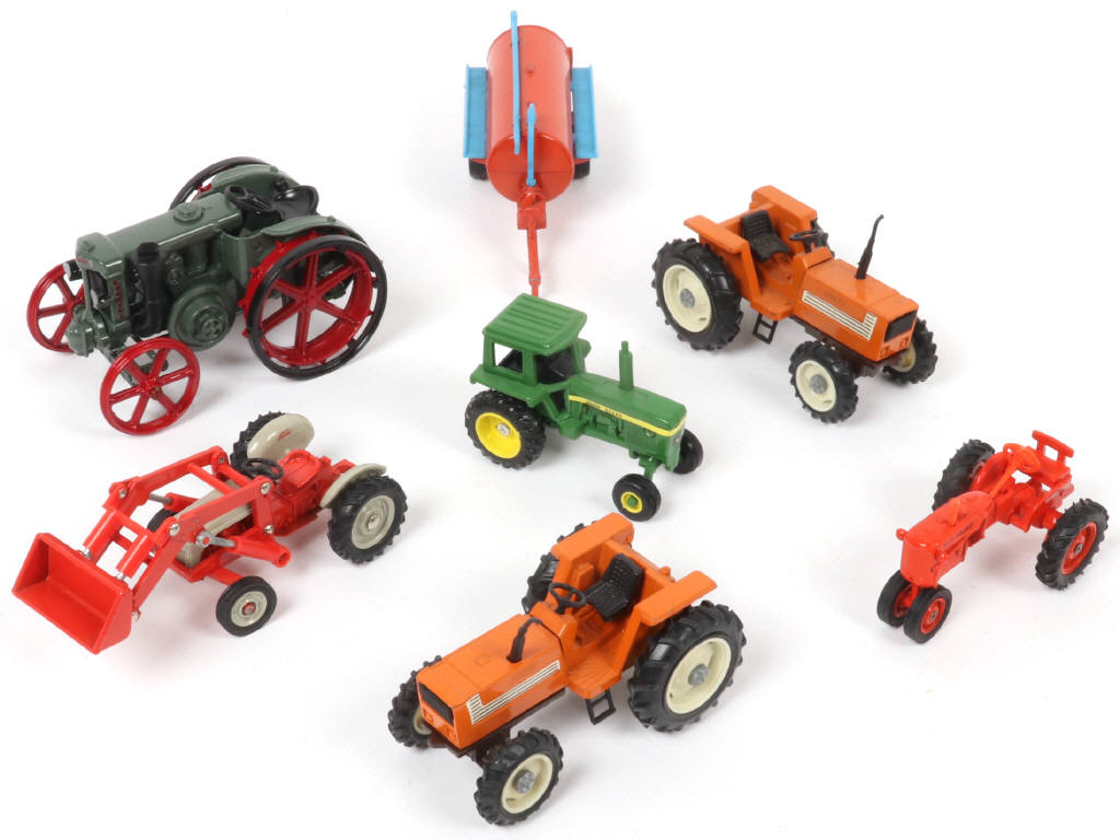 Lot 112 - DIVERS (7)