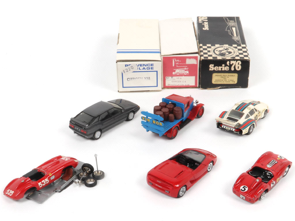 Lot 100 - DIVERS (6)