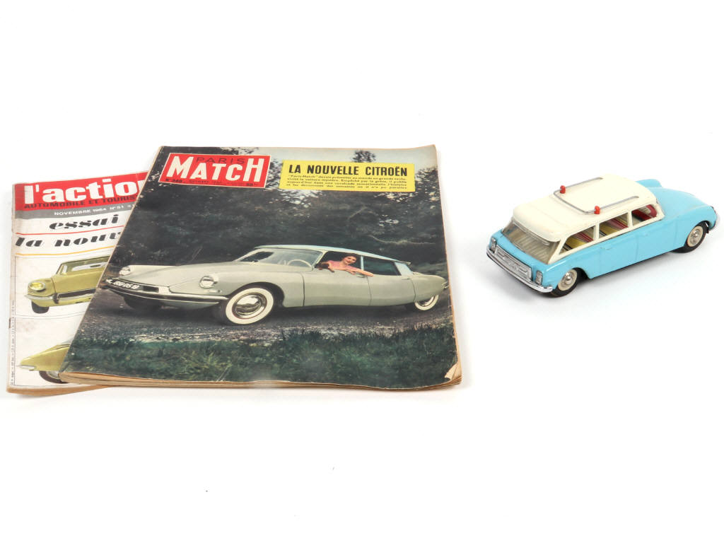 Lot 83 - M.F. (CHINE) (3)