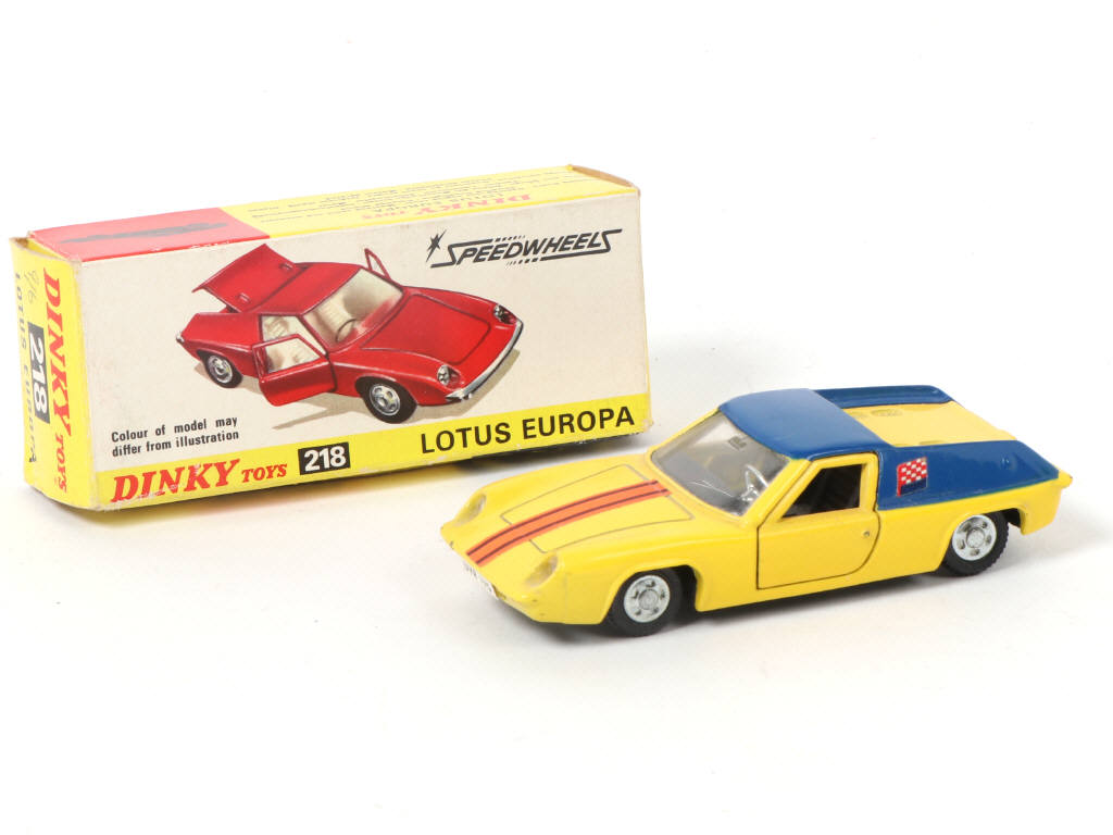 Lot 177 - DINKY TOYS (GB) (1)
