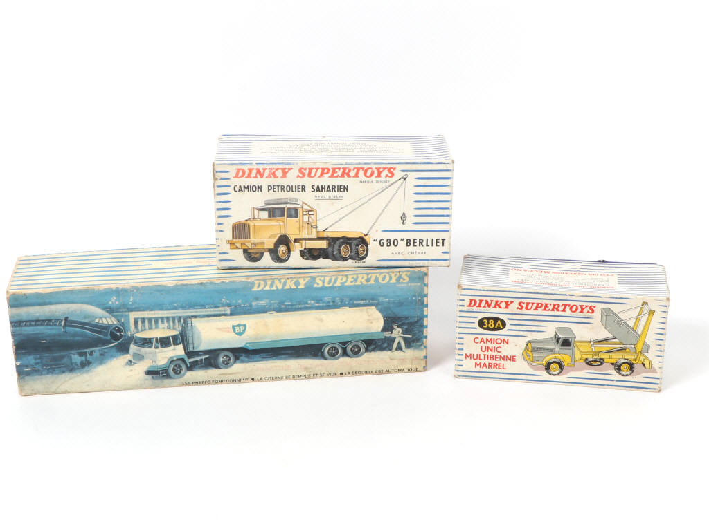 Lot 199 - DINKY TOYS (FRANCE) (3)