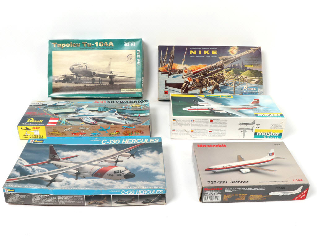 Lot 12 - DIVERS (6)