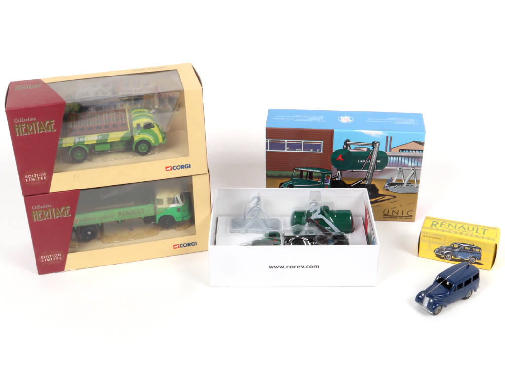 Lot 218 - CORGI TOYS (GB) (4)