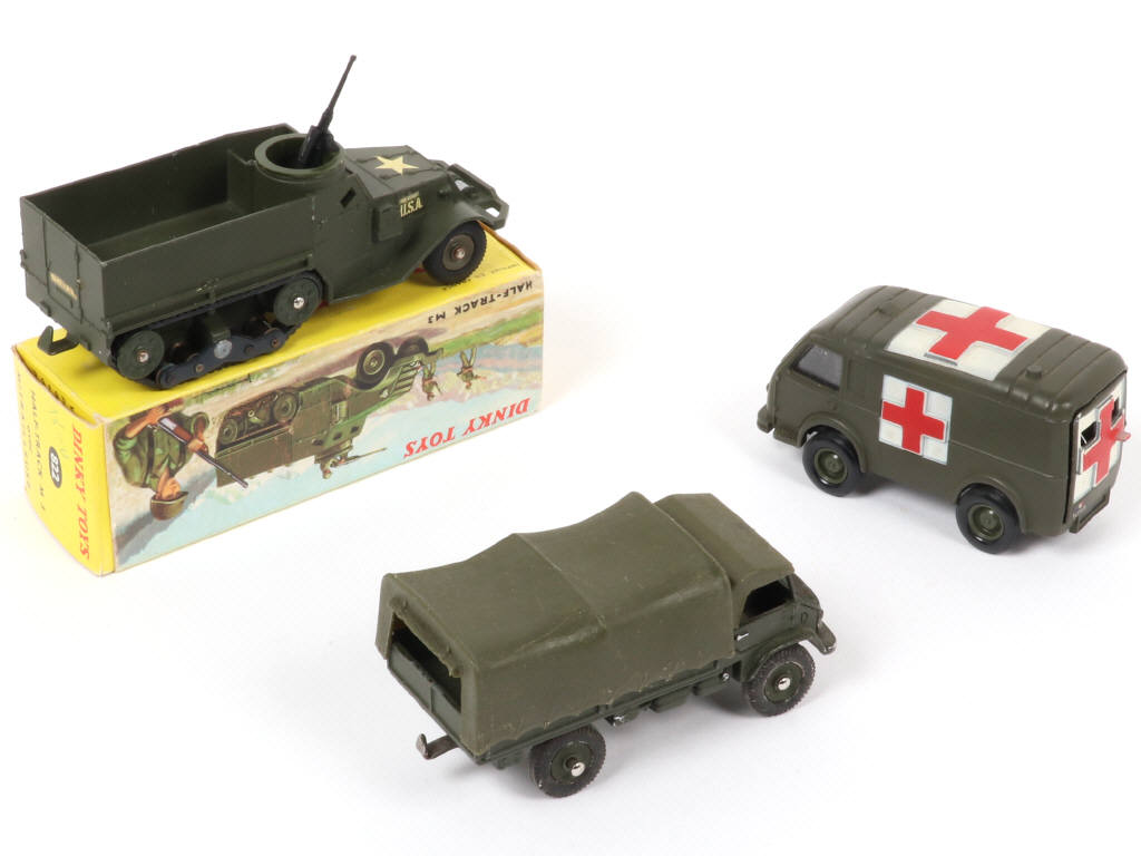 Lot 330 - DINKY TOYS (FRANCE) (3)