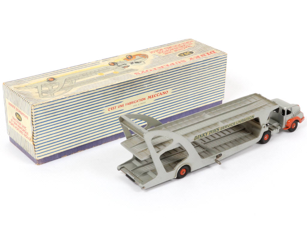 Lot 324 - DINKY TOYS (FRANCE) (1)