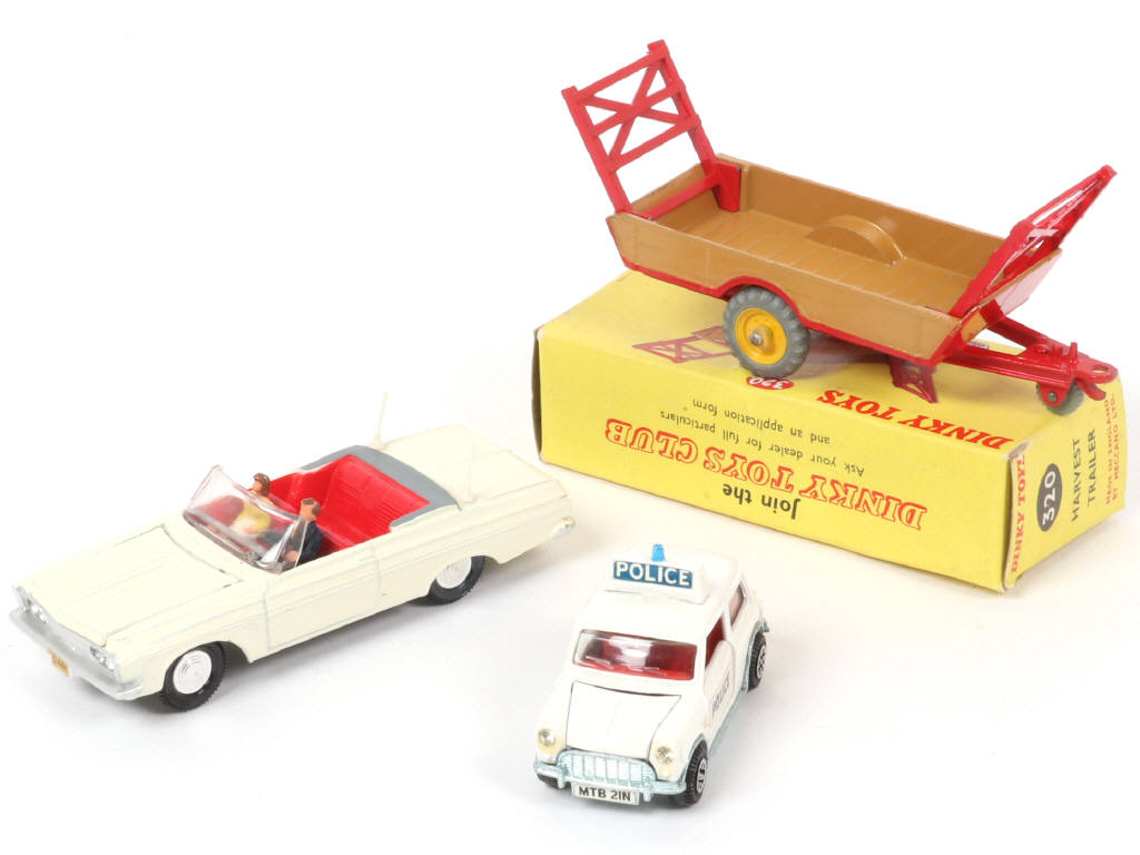Lot 308 - DINKY TOYS (GB) (3)