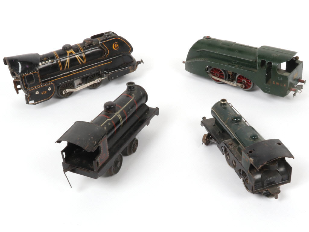 Lot 23 - DIVERS 'Ecartement O' (4)