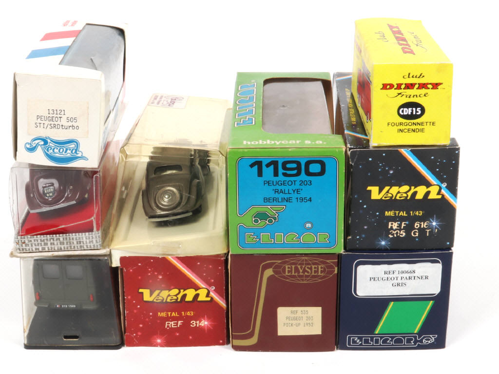 Lot 116 - DIVERS (10)