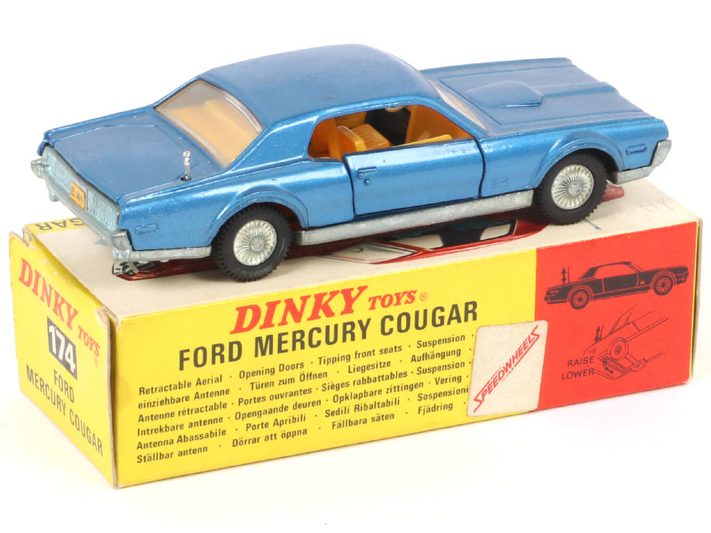 Lot 303 - DINKY TOYS (GB) (1)