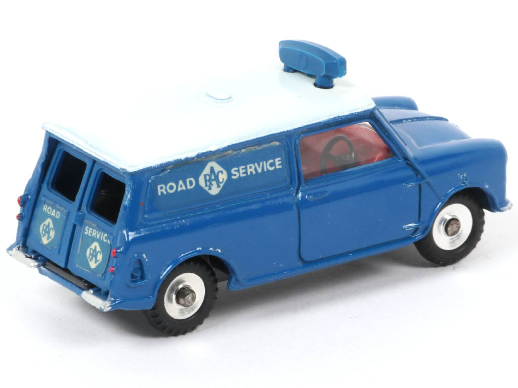 Lot 301 - DINKY TOYS (GB) (1)