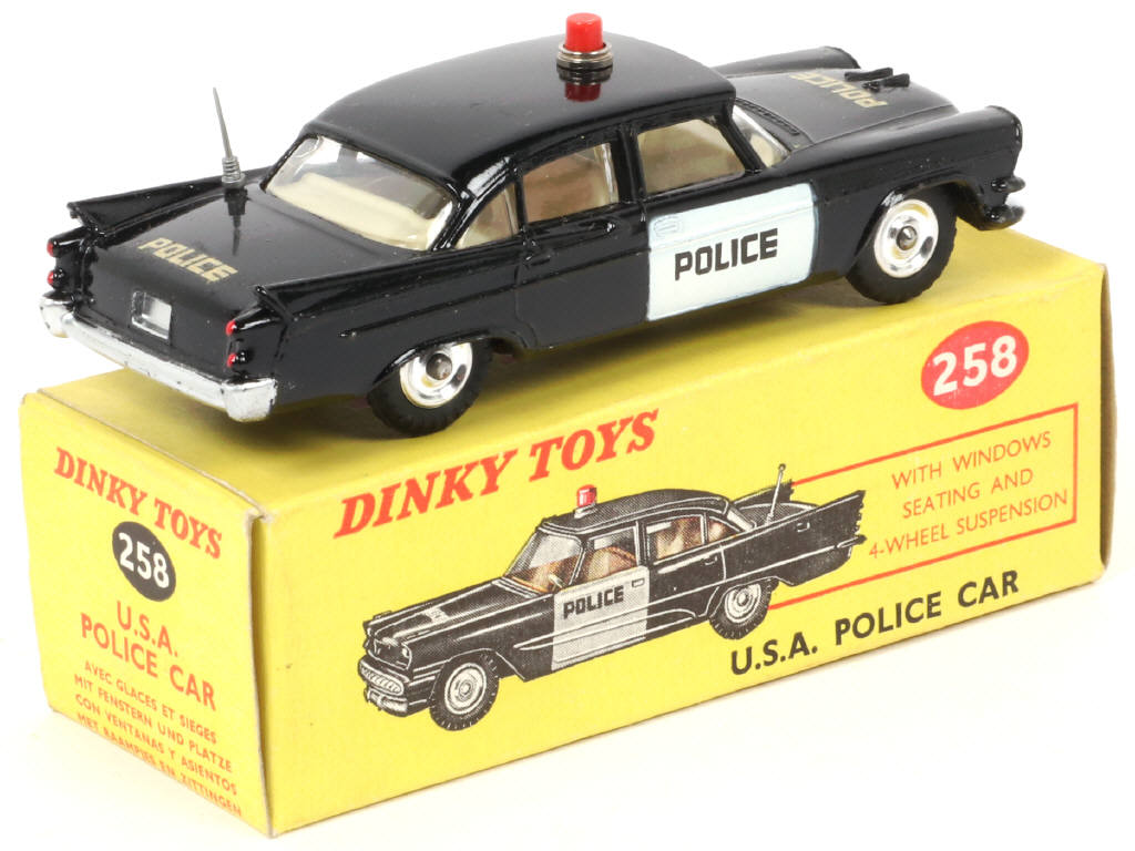 Lot 305 - DINKY TOYS (GB) (1)