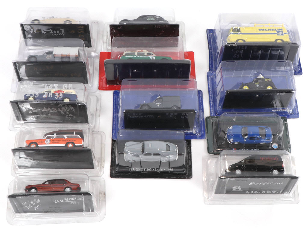 Lot 82 - EDITIONS HACHETTE (FRANCE) (13)