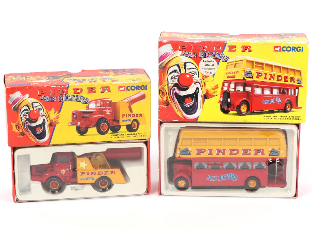 Lot 203 - CORGI TOYS (GB) (2)