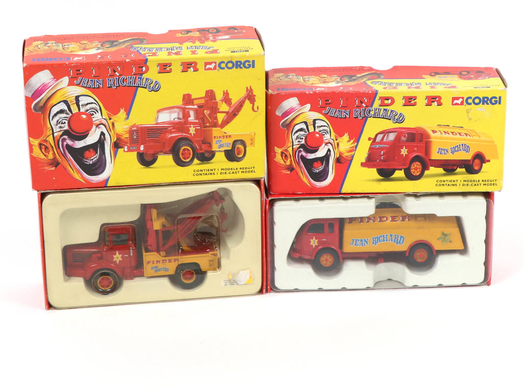 Lot 205 - CORGI TOYS (GB) (2)