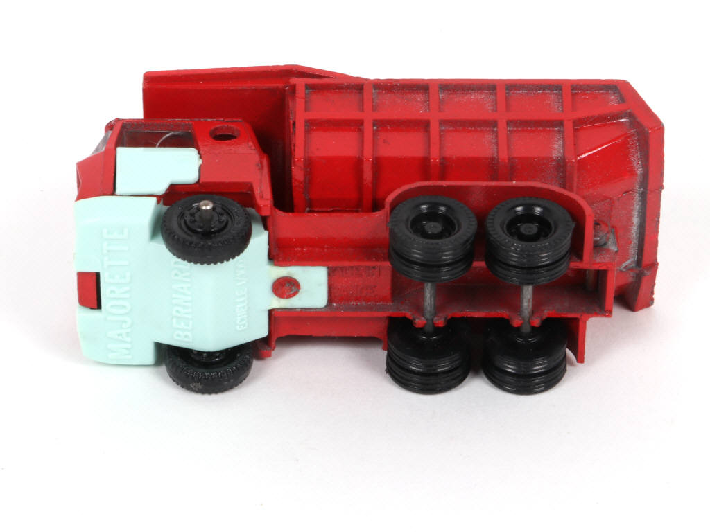 Lot 45 - MAJORETTE (FRANCE) (1)