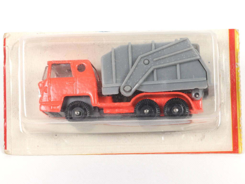 Lot 53 - MAJORETTE (FRANCE) (1)