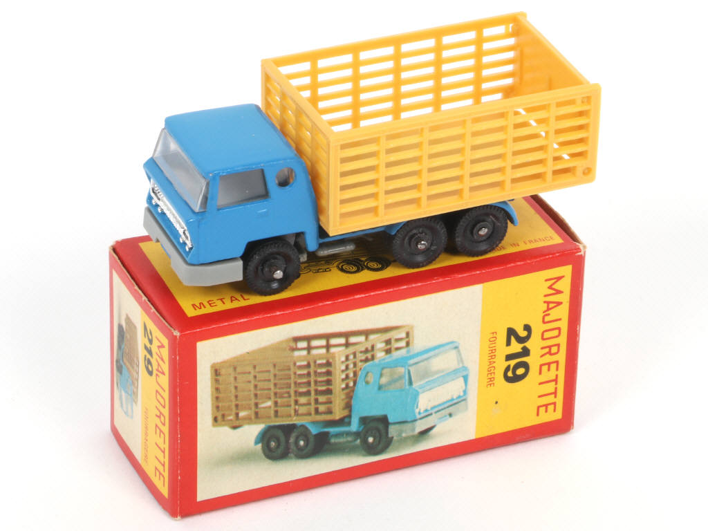 Lot 55 - MAJORETTE (FRANCE) (1)