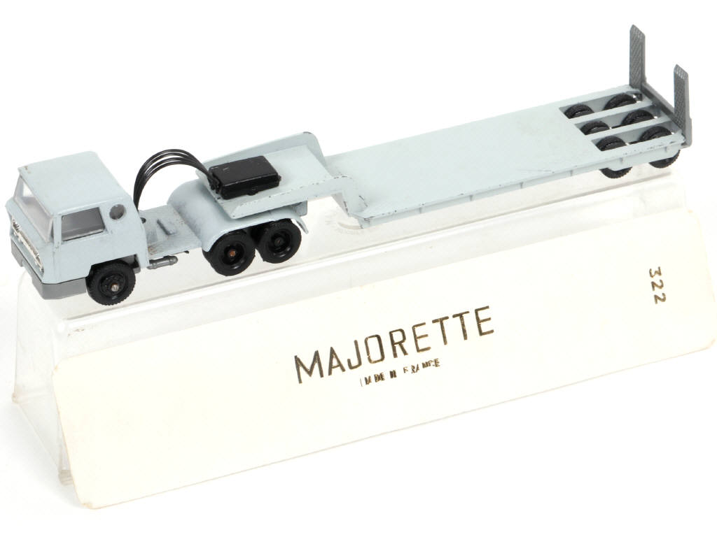 Lot 66 - MAJORETTE (FRANCE) (1)