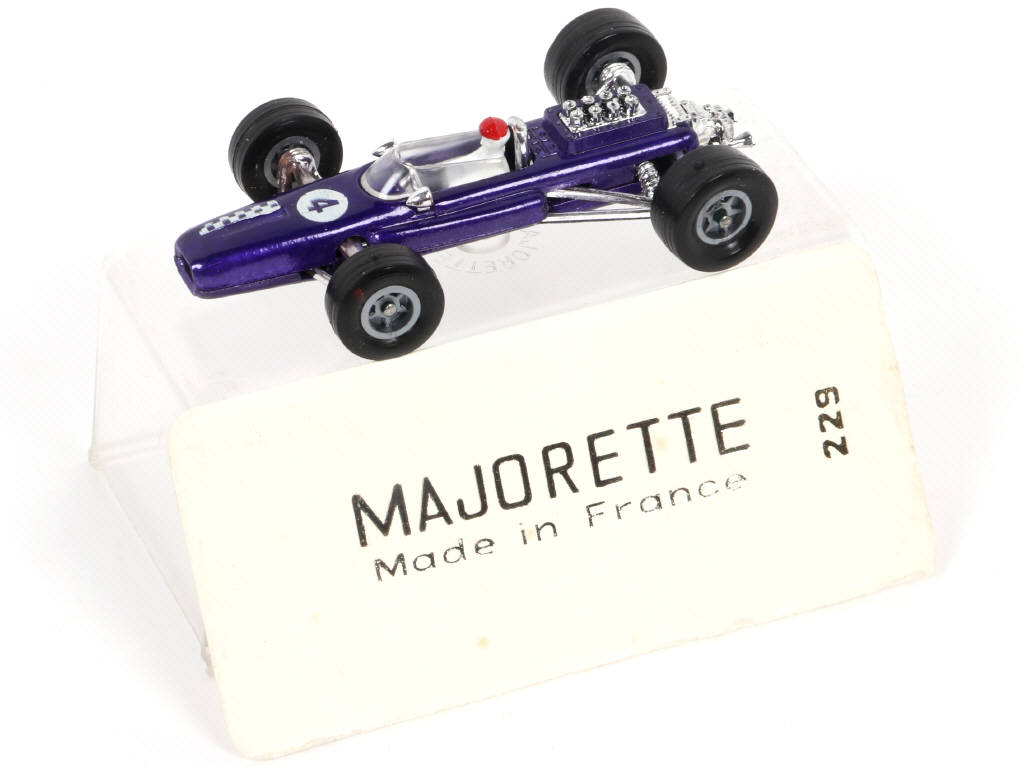 Lot 12 - MAJORETTE (FRANCE) (1)