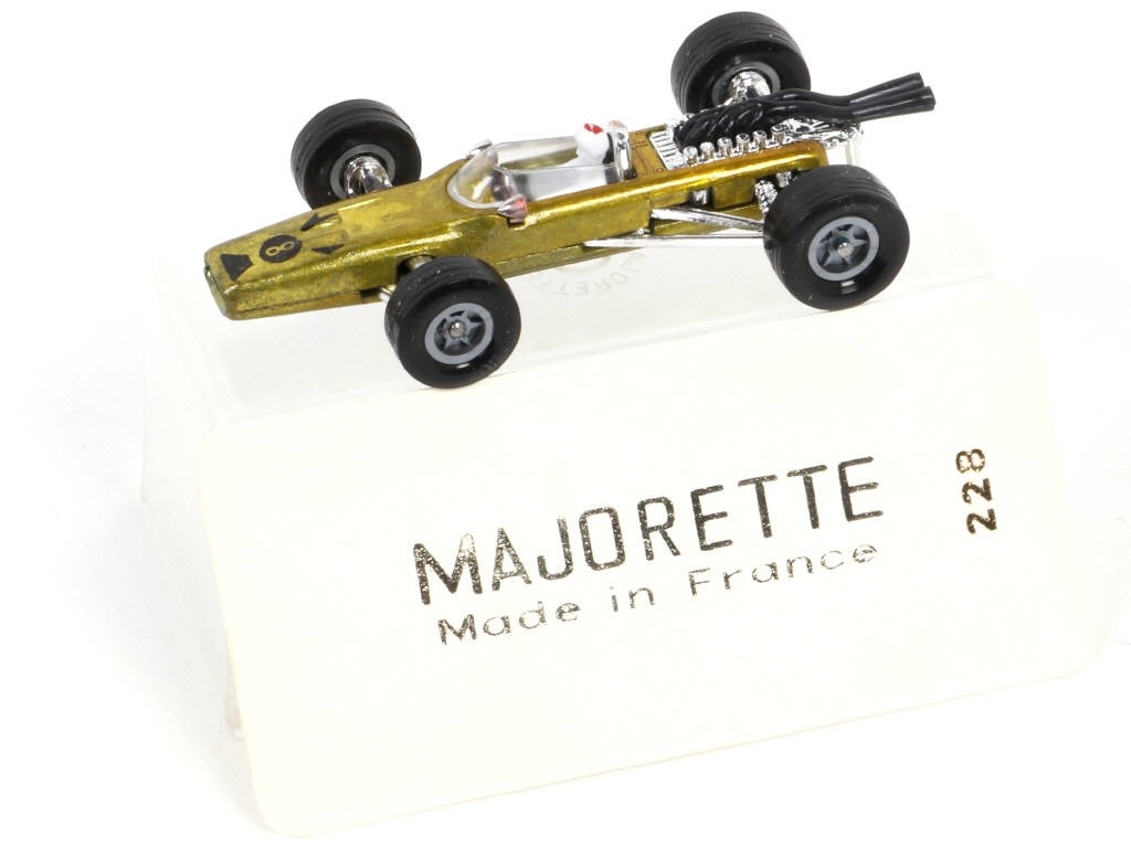 Lot 14 - MAJORETTE (FRANCE) (1)