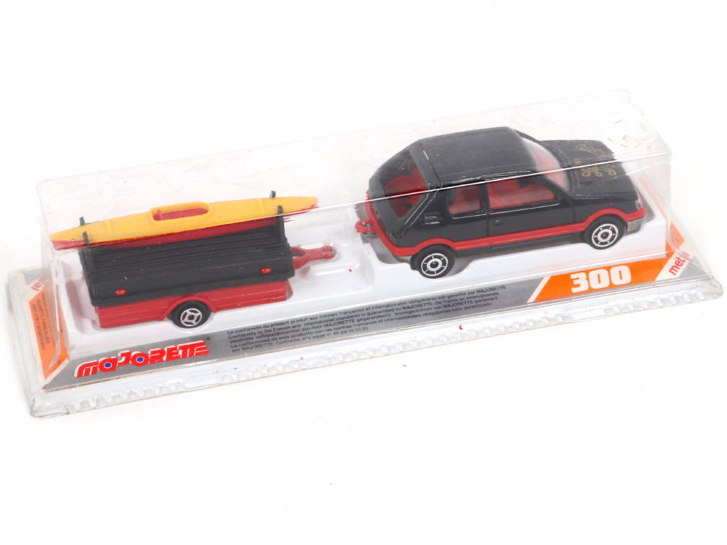 Lot 227 - MAJORETTE (FRANCE) (1)