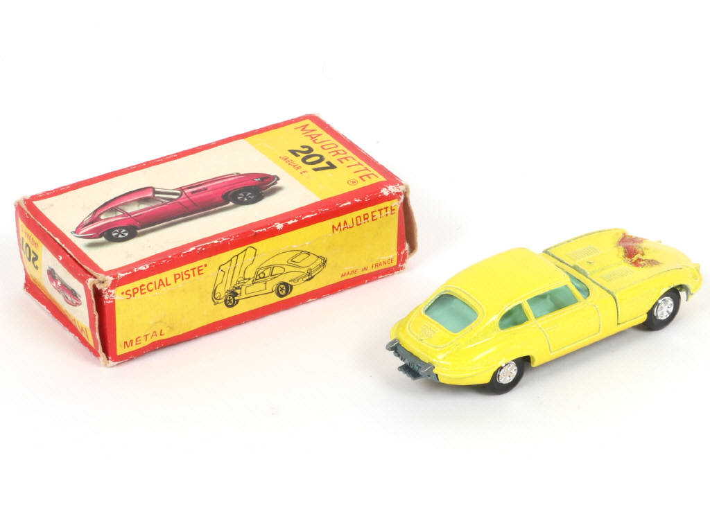 Lot 165 - MAJORETTE (FRANCE) (1)