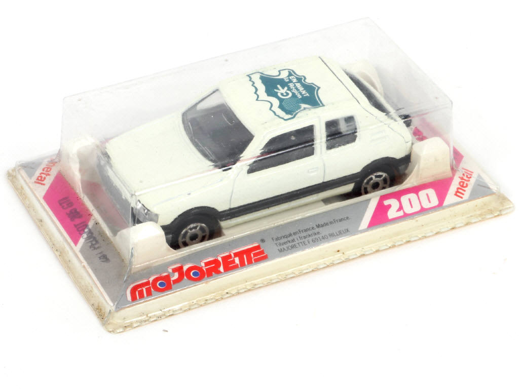 Lot 240 - MAJORETTE (FRANCE) (1)