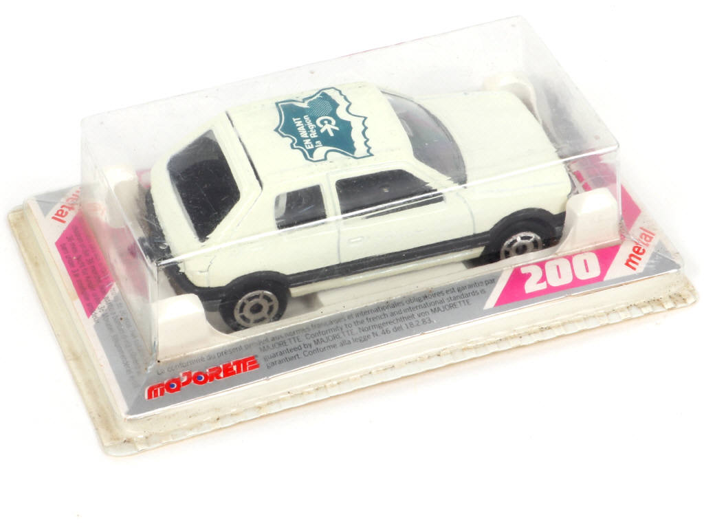 Lot 240 - MAJORETTE (FRANCE) (1)