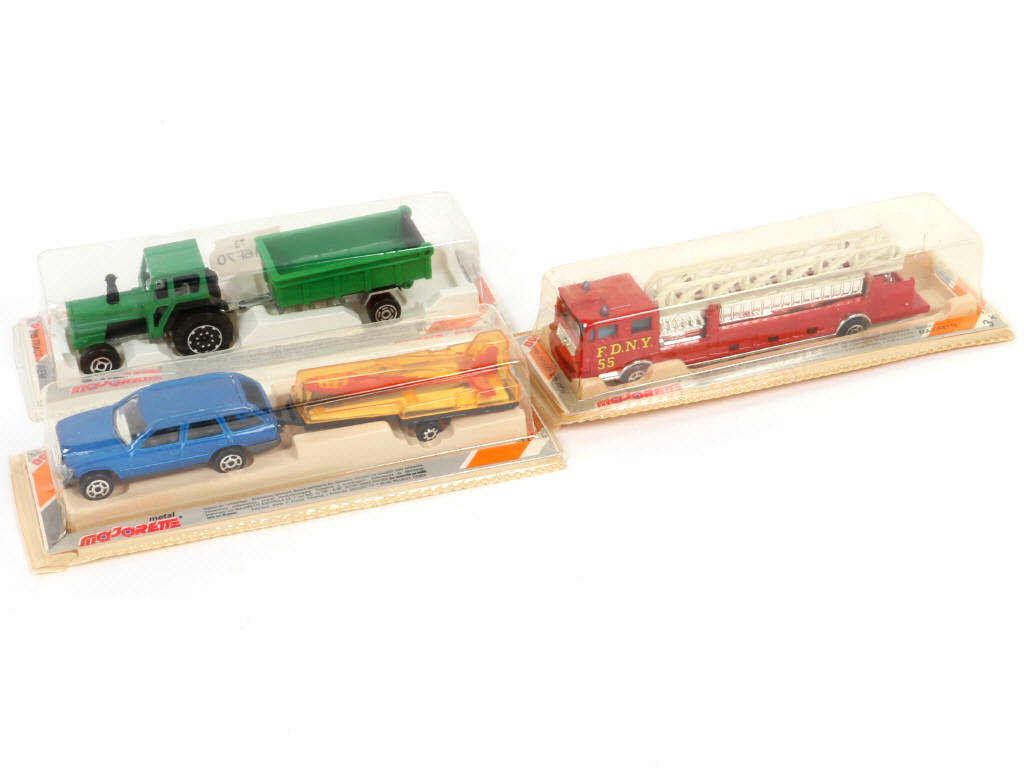 Lot 295 - MAJORETTE (FRANCE) (3)