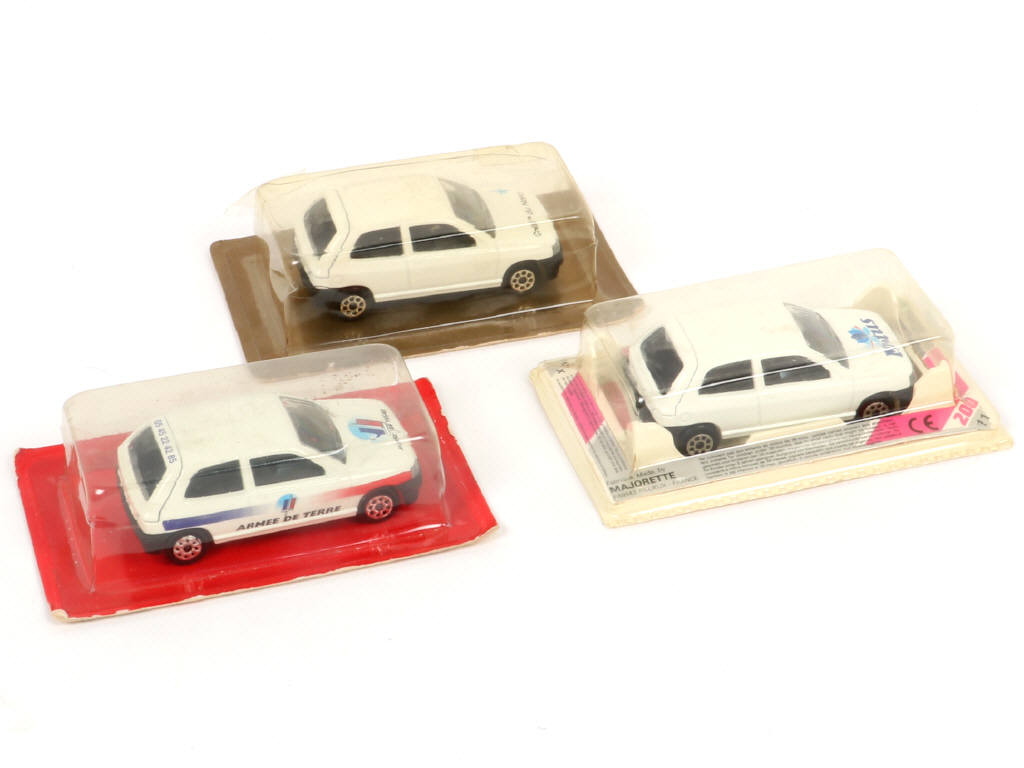 Lot 299 - MAJORETTE (FRANCE) (3)