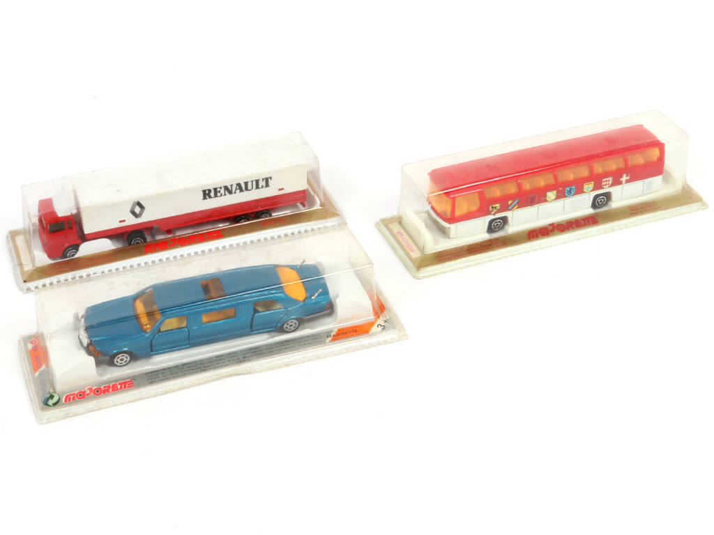 Lot 300 - MAJORETTE (FRANCE) (3)
