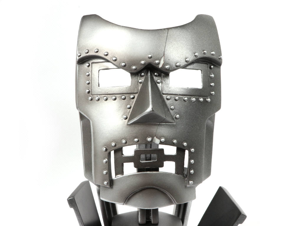 Lot 46 - SIDESHOW COLLECTIBLES (1)