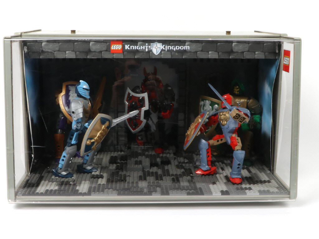 Lot 136 - LEGO (DANEMARK) (1)