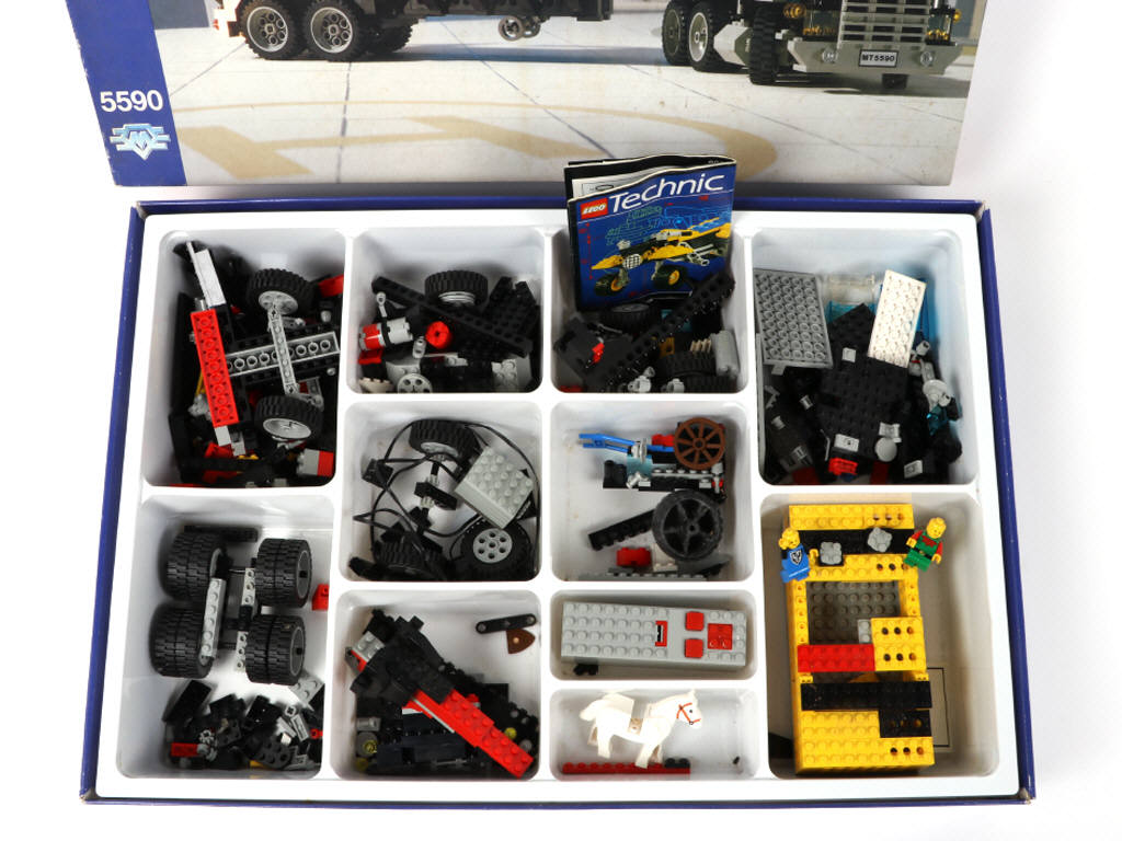 Lot 159 - LEGO (DANEMARK) (1)