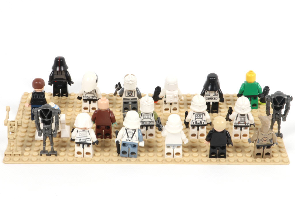 Lot 143 - LEGO (DANEMARK) (20)