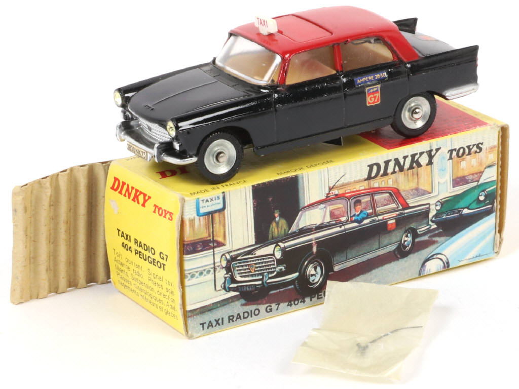 Lot 539 - DINKY TOYS (FRANCE) (1)