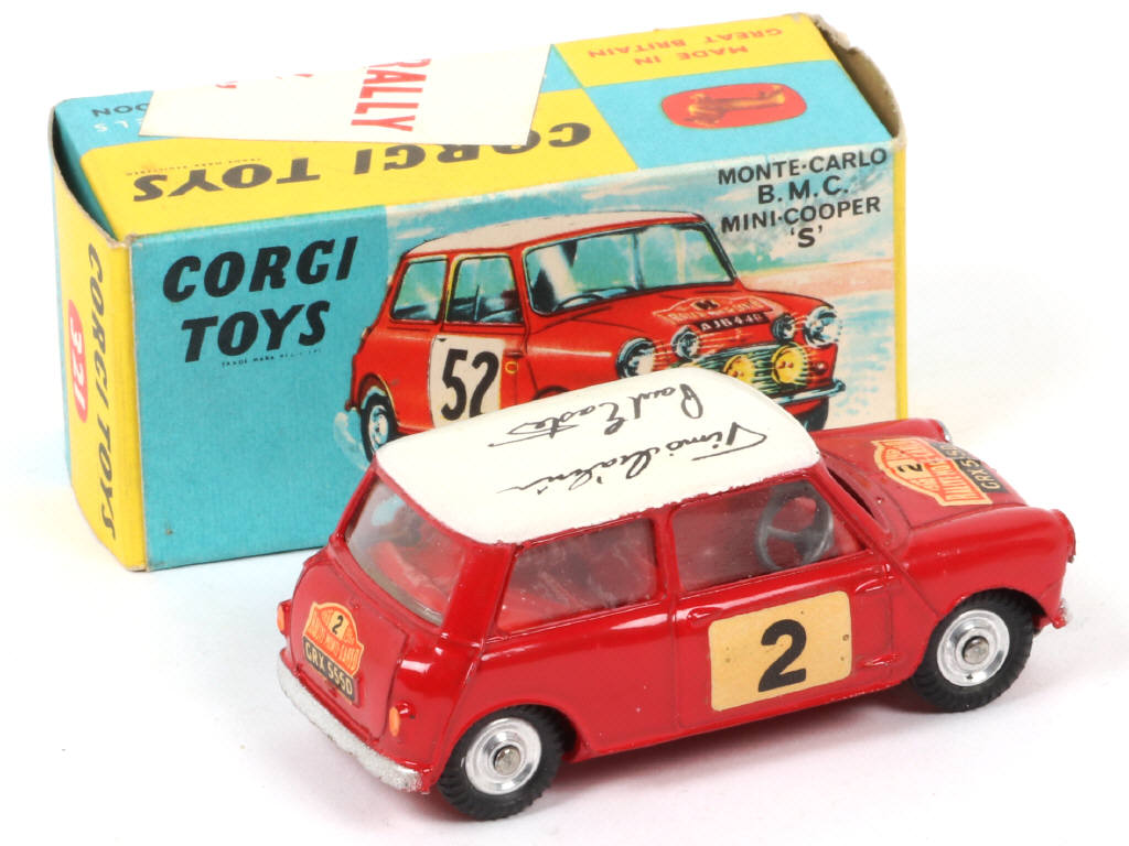 Lot 401 - CORGI TOYS (GB) (1)