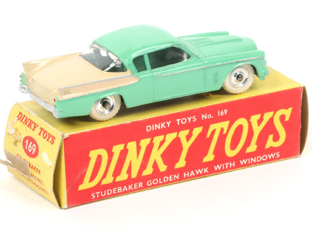 Lot 633 - DINKY TOYS (GB) (1)