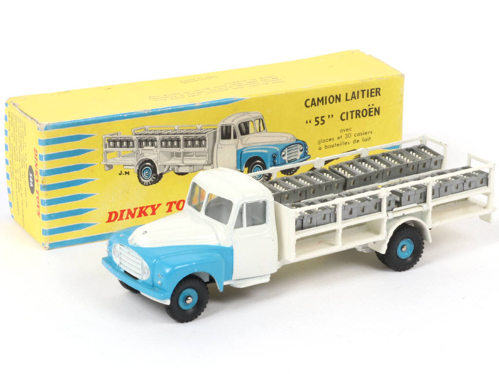 Lot 594 - DINKY TOYS (FRANCE) (1)
