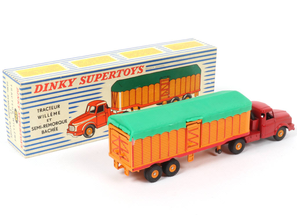 Lot 612 - DINKY TOYS (FRANCE) (1)