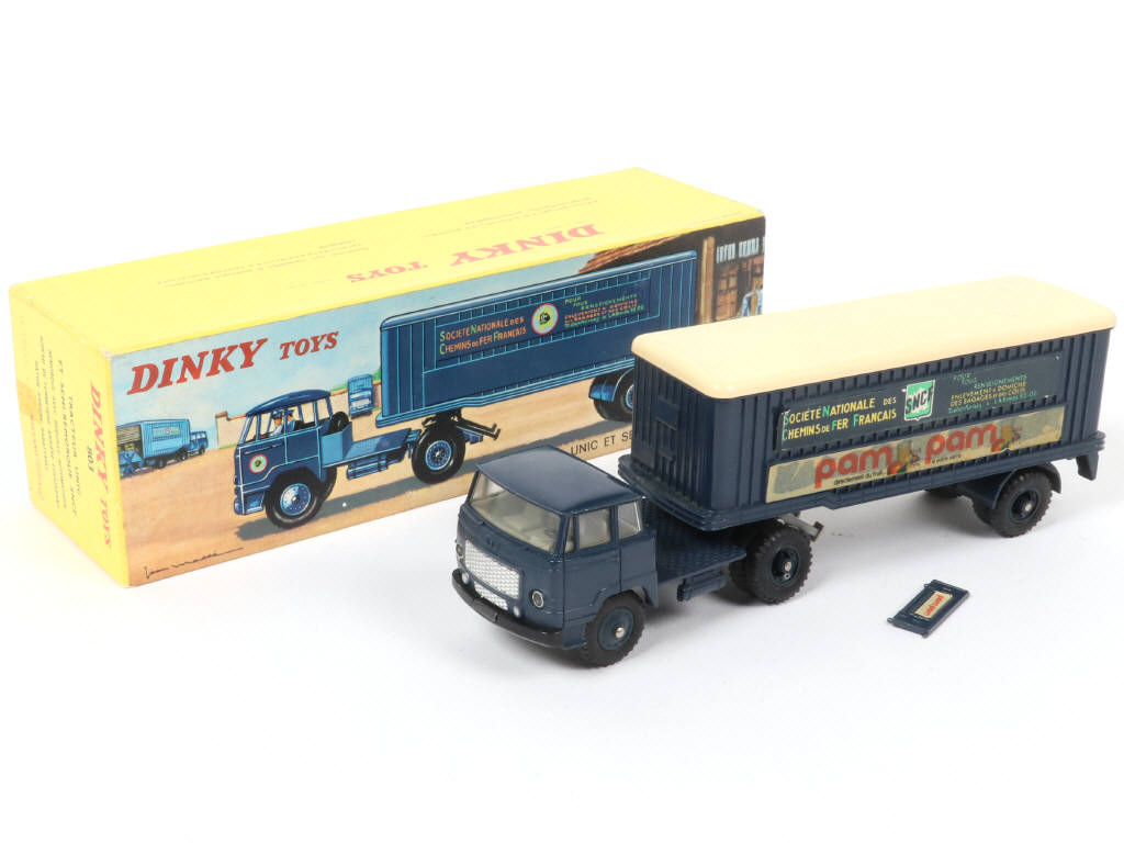Lot 614 - DINKY TOYS (FRANCE) (1)