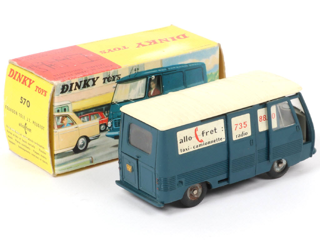 Lot 599 - DINKY TOYS (FRANCE) (1)