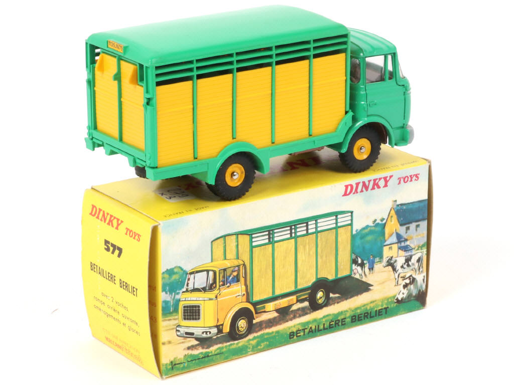 Lot 601 - DINKY TOYS (FRANCE) (1)